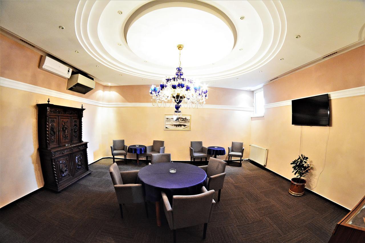 Alexandra Sport Hotel Puchov Bagian luar foto