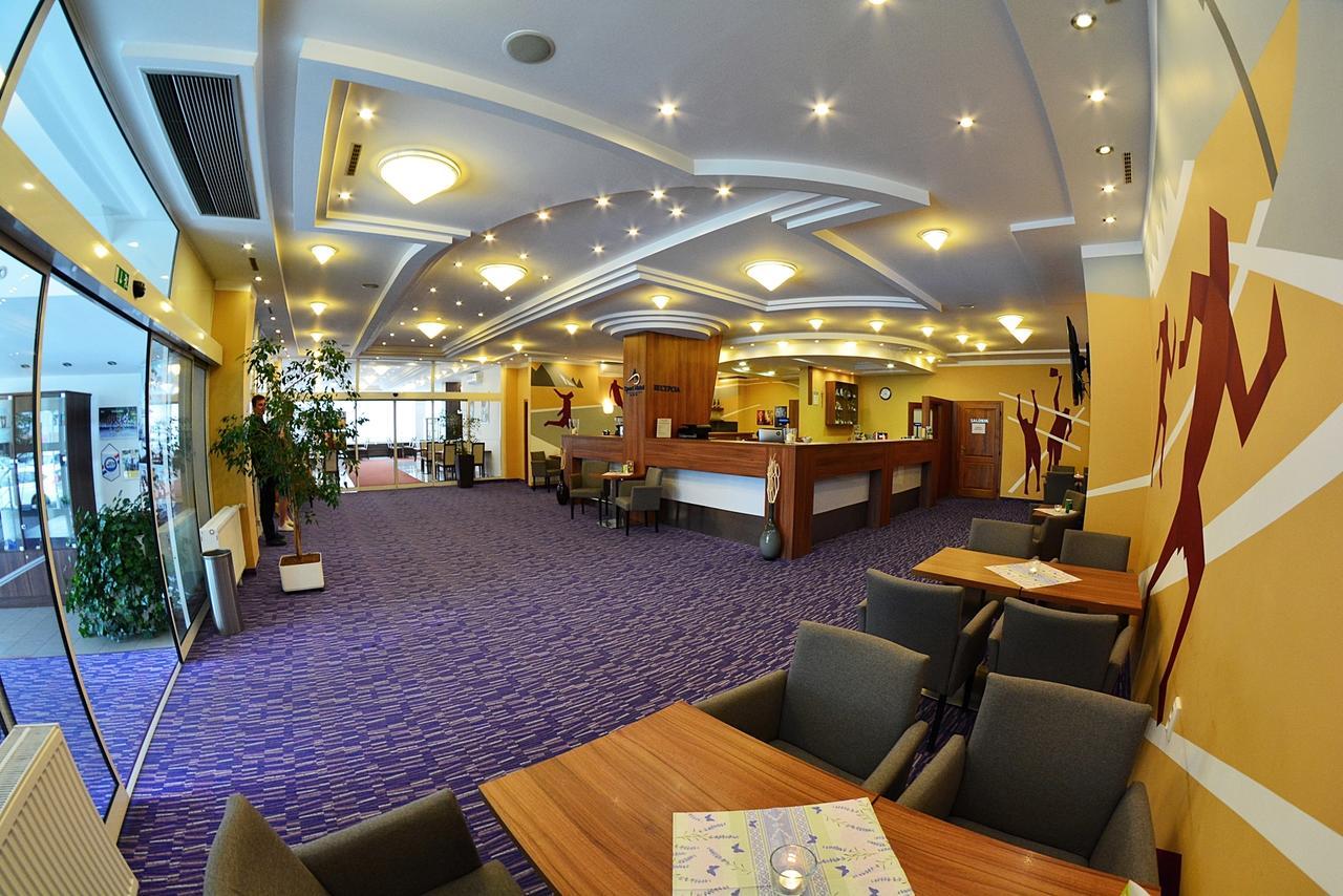 Alexandra Sport Hotel Puchov Bagian luar foto