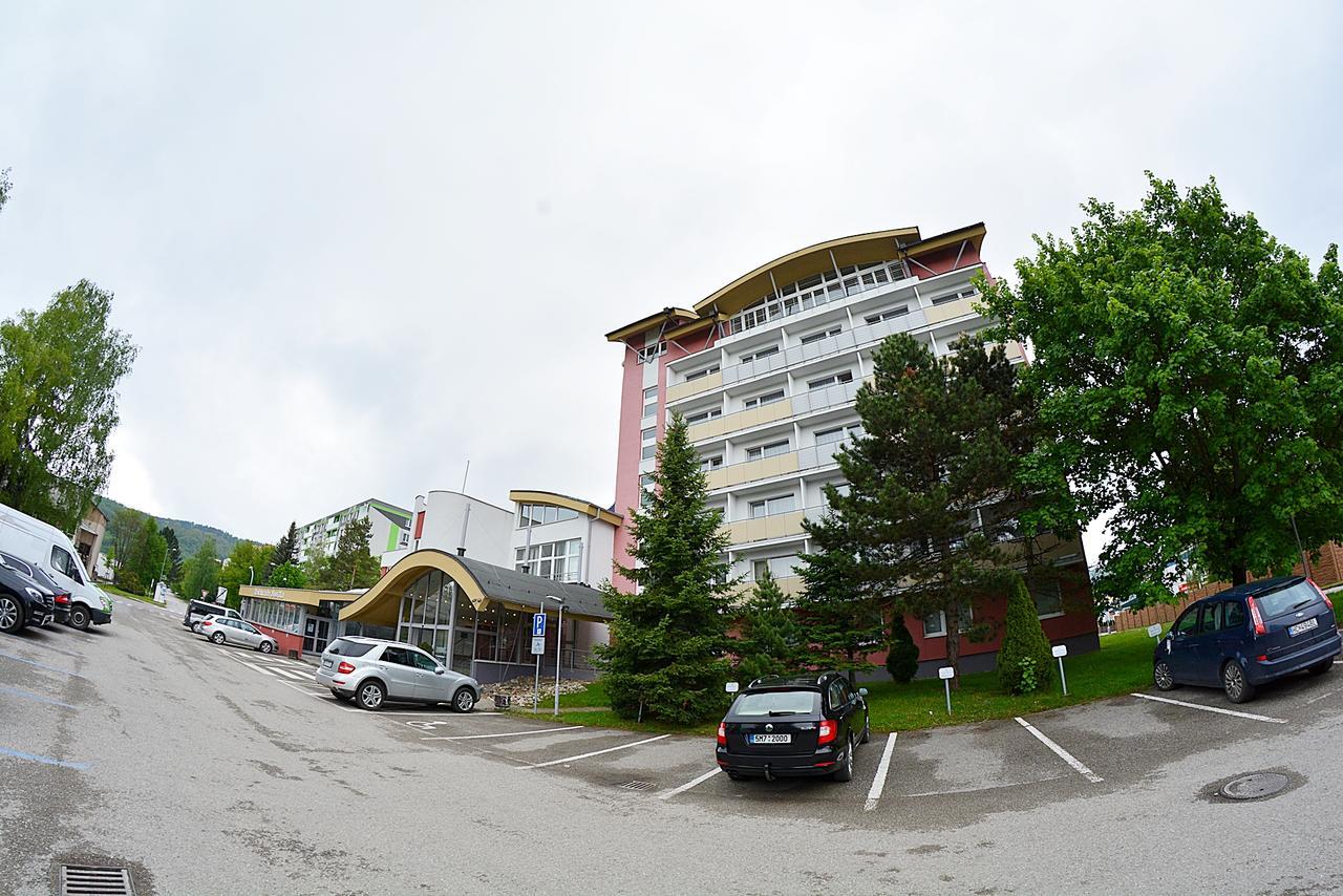 Alexandra Sport Hotel Puchov Bagian luar foto